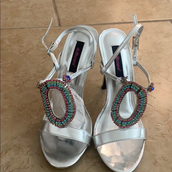 Heels - Picture 1 of 2